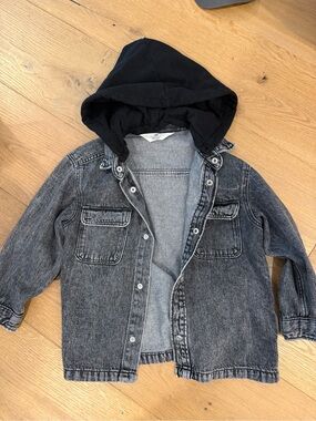 NWOT H&M Loose Fitting Black & Gray Hooded Denim Jacket 5T-6
